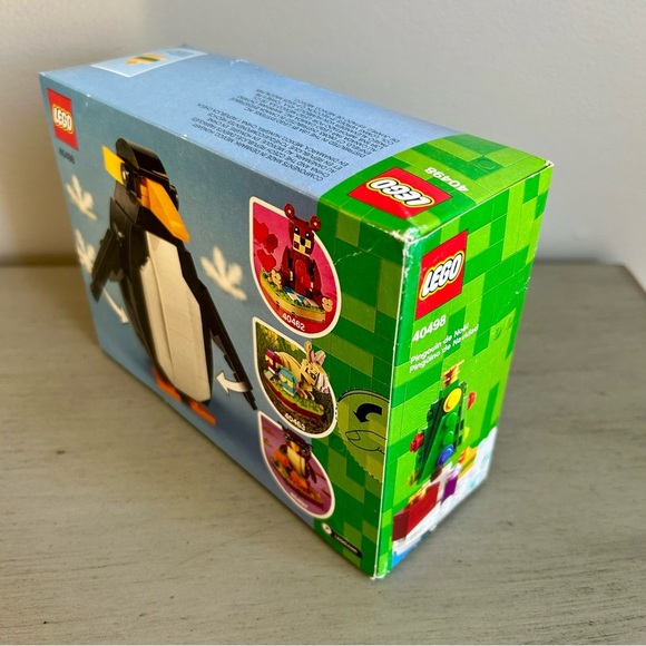 LEGO Holiday Exclusive 40498 Christmas Penguin NEW Sealed RETIRED 244pcs Tree - Picture 4 of 8